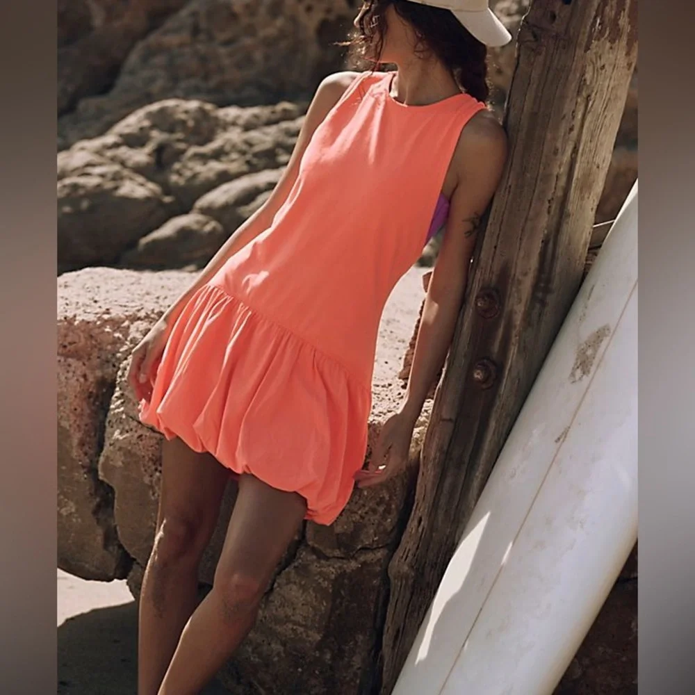 Free People Movement Hot Shot Bubble set in Neon Coral Sz M - Picture 2 of 5